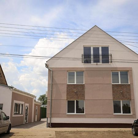 Domacin Komsijska Gostiona Becicherecul Mare Exterior foto