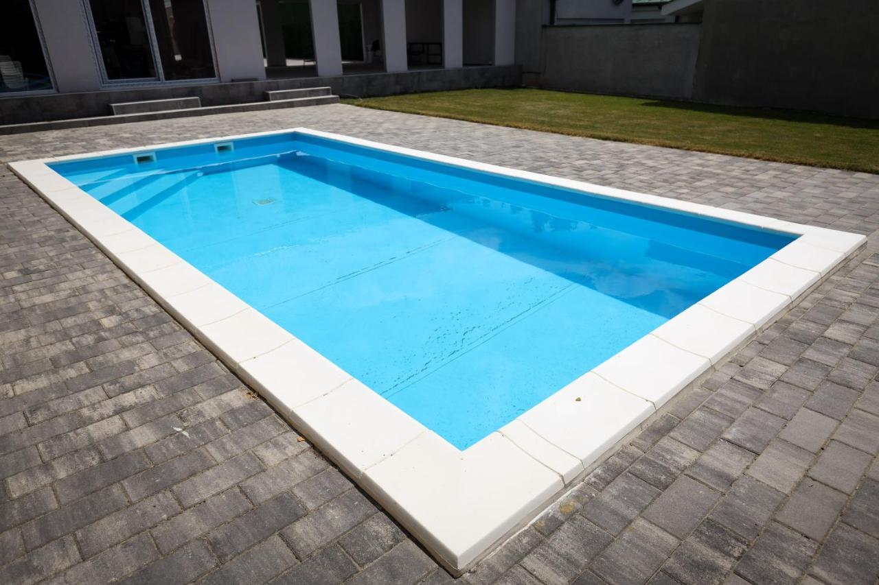 Domacin Komsijska Gostiona Becicherecul Mare Exterior foto