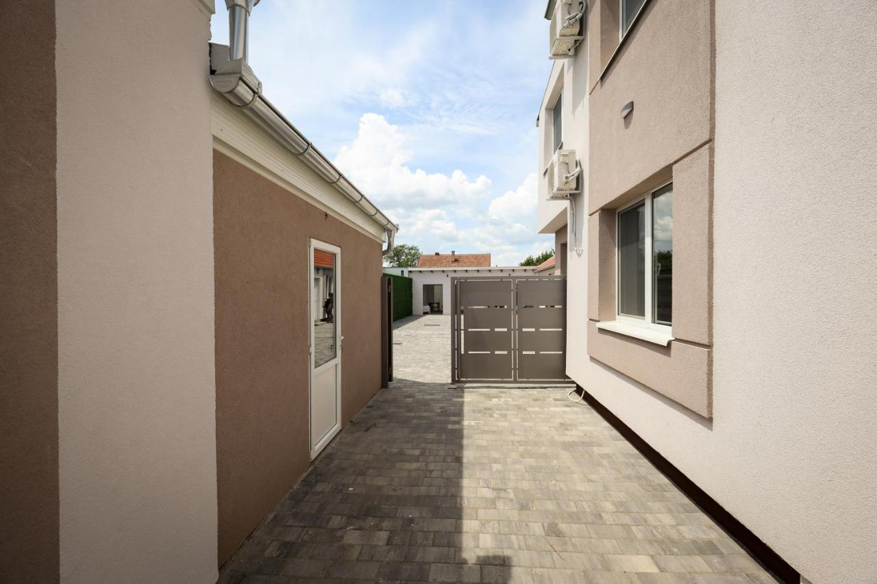 Domacin Komsijska Gostiona Becicherecul Mare Exterior foto